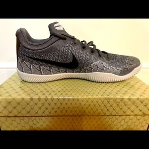 NIKE KOBE *New* Mamba Basketball Sneakers. Size 11